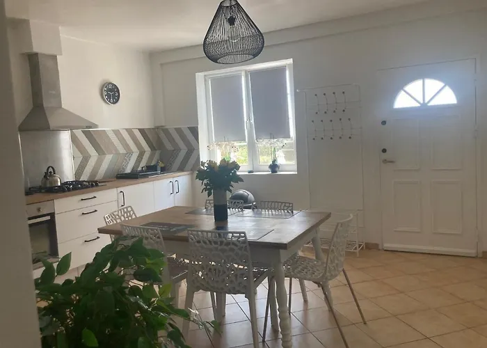 Abeille-soleil شقة *