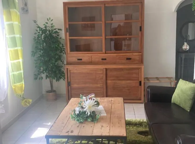 Abeille-soleil شقة