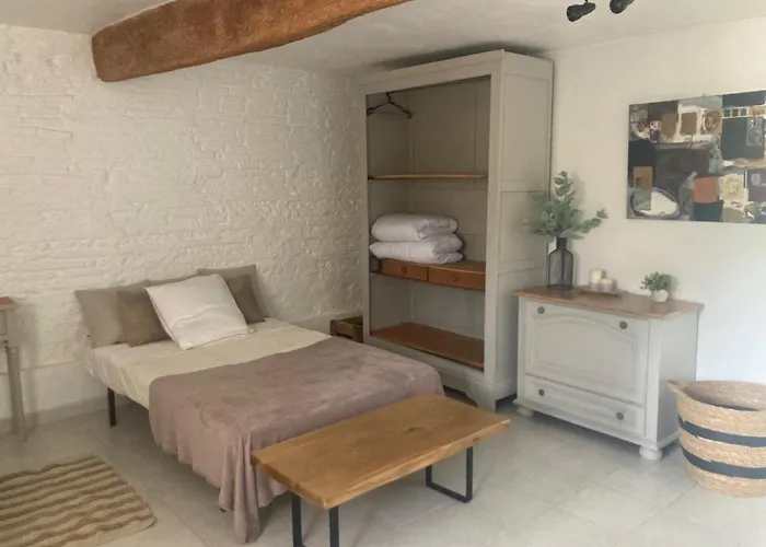 Abeille-soleil شقة *